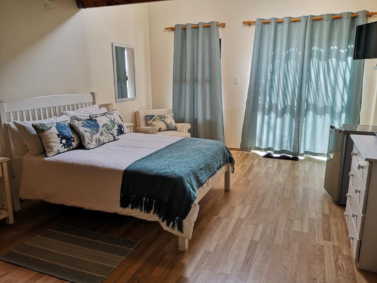 Tortoise Trail Lodge Лангебан Екстериор снимка