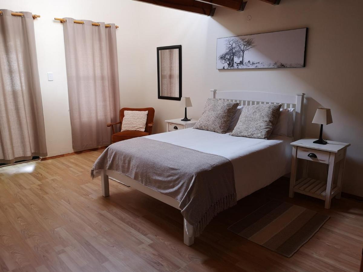 Tortoise Trail Lodge Лангебан Екстериор снимка
