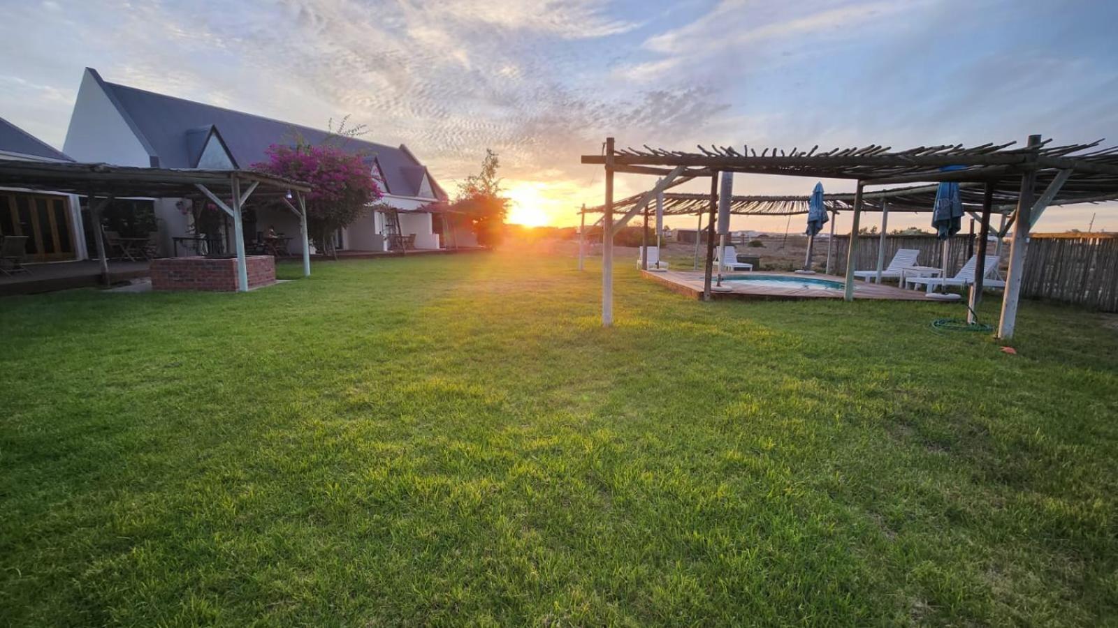 Tortoise Trail Lodge Лангебан Екстериор снимка